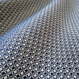 Möbelstoff mit klein gemusterten Design in der Farbe dunkelblau