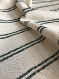 heller Streifenstoff in grün und beige
