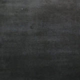 schwarzer Samtstoff in der Farbe schwarz