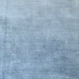 hellblauer Samt aus Naturfasern