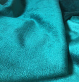 Dekostoff mit Samtflor in der Farbe peacock grün