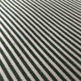 Baumwollstoff mit klassischen feinen Streifen in der Farbe grün