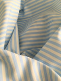 Schöne Baumwollstreifenstoffe in babyblau
