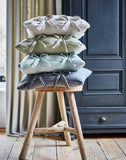 Kissenstoff aus receltem Polyester in der Farbe babyblau