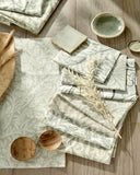 feinster Dekostoff mit Eichen Blatt Muster