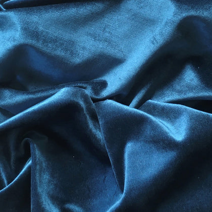 Edler Samt in der Farbe ozeanblau