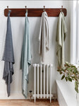 Edle Stoffe aus recycelten Polyester in der Farbe linen